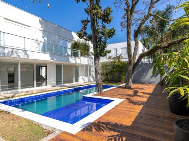 Casa à venda com 4 suítes no condomínio Porto Fino, São Paulo - SP