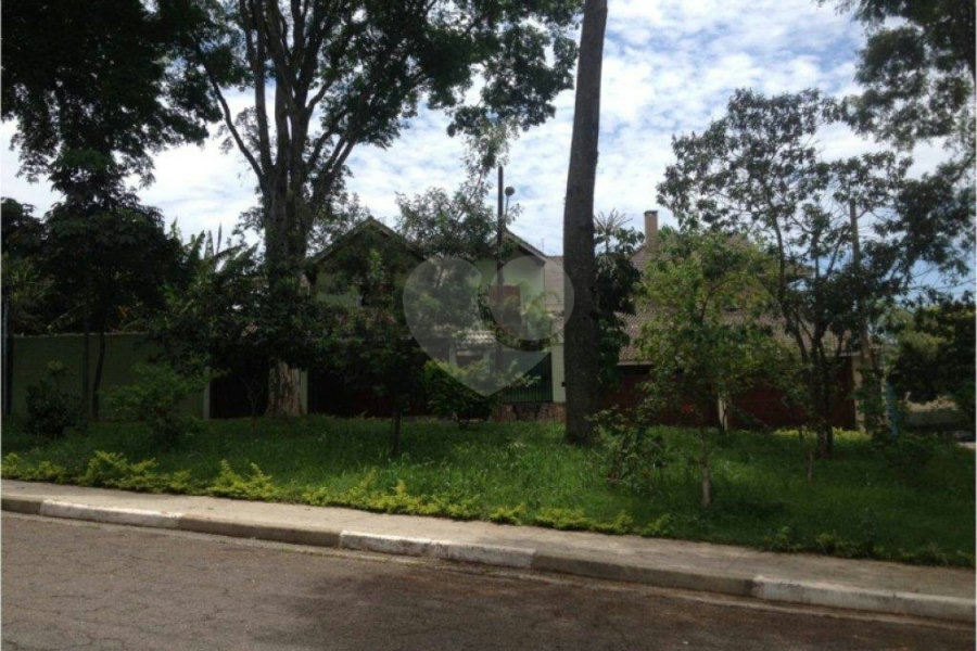 Sobrado à venda com 3 suítes em Horto Florestal, São Paulo, SP