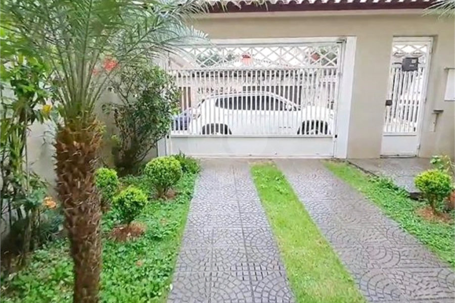 Sobrado à venda com 3 quartos, sendo 1 suíte,  em Parque Vitória, São Paulo, SP