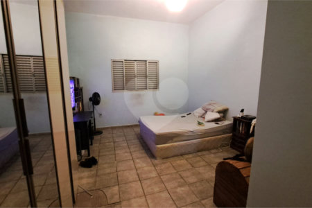Casa à venda com 4 quartos, sendo 1 suíte, no Centro, Sorocaba, SP