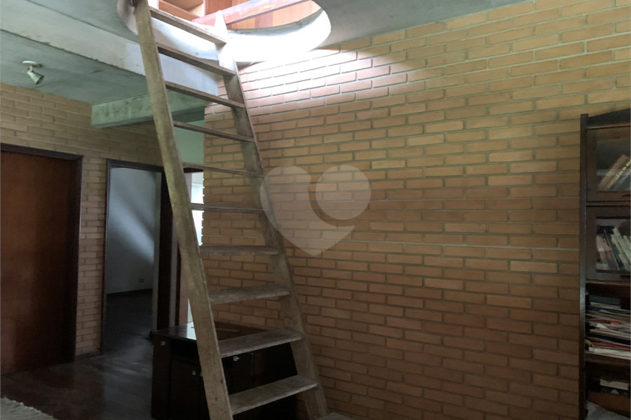 Sobrado à venda com 4 quartos, sendo 2 suítes,  em Tremembé, São Paulo, SP