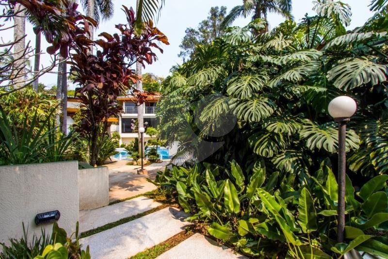 Casa Térrea à venda com 5 suítes em Jardim Marajoara, São Paulo, SP