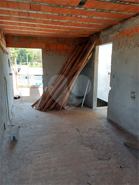 Casa à venda com 2 suítes no condomínio Ricieri, Mogi das Cruzes - SP
