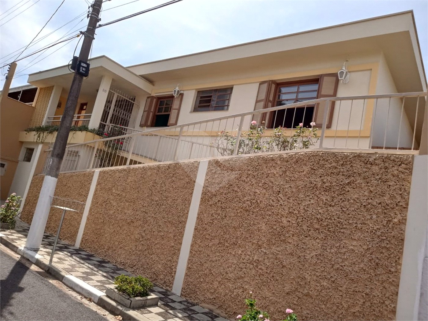 Casa à venda com 3 quartos no Centro, Serra Negra, SP
