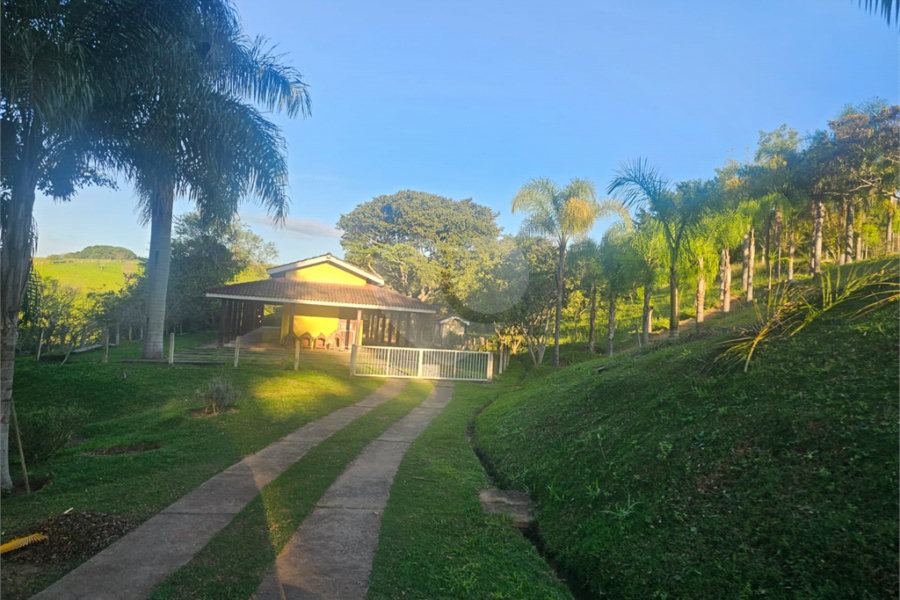 Chácara à venda com 5 suítes no Centro, Piracaia, SP