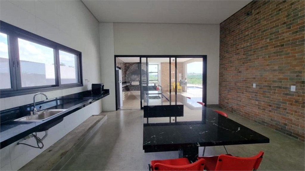 Casa à venda com 3 suítes no condomínio Portal dos Bandeirantes, Salto - SP