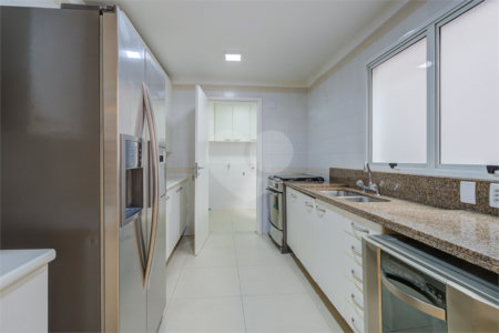 Casa à venda com 4 suítes no condomínio Ville de Marseille, São Paulo - SP