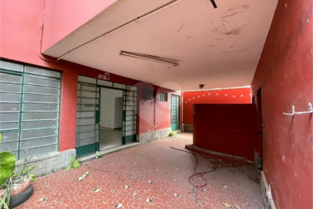 Sobrado à venda com 4 quartos, sendo 1 suíte, em Vila Congonhas, São Paulo, SP