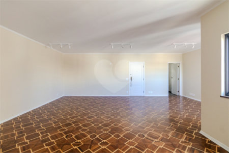 Apartamento para alugar com 3 quartos, sendo 1 suíte, em Vila Hamburguesa, São Paulo, SP