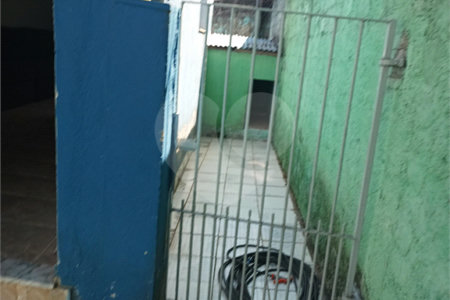 Casa à venda com 4 quartos, sendo 1 suíte, no condomínio Shangri-la, Atibaia - SP