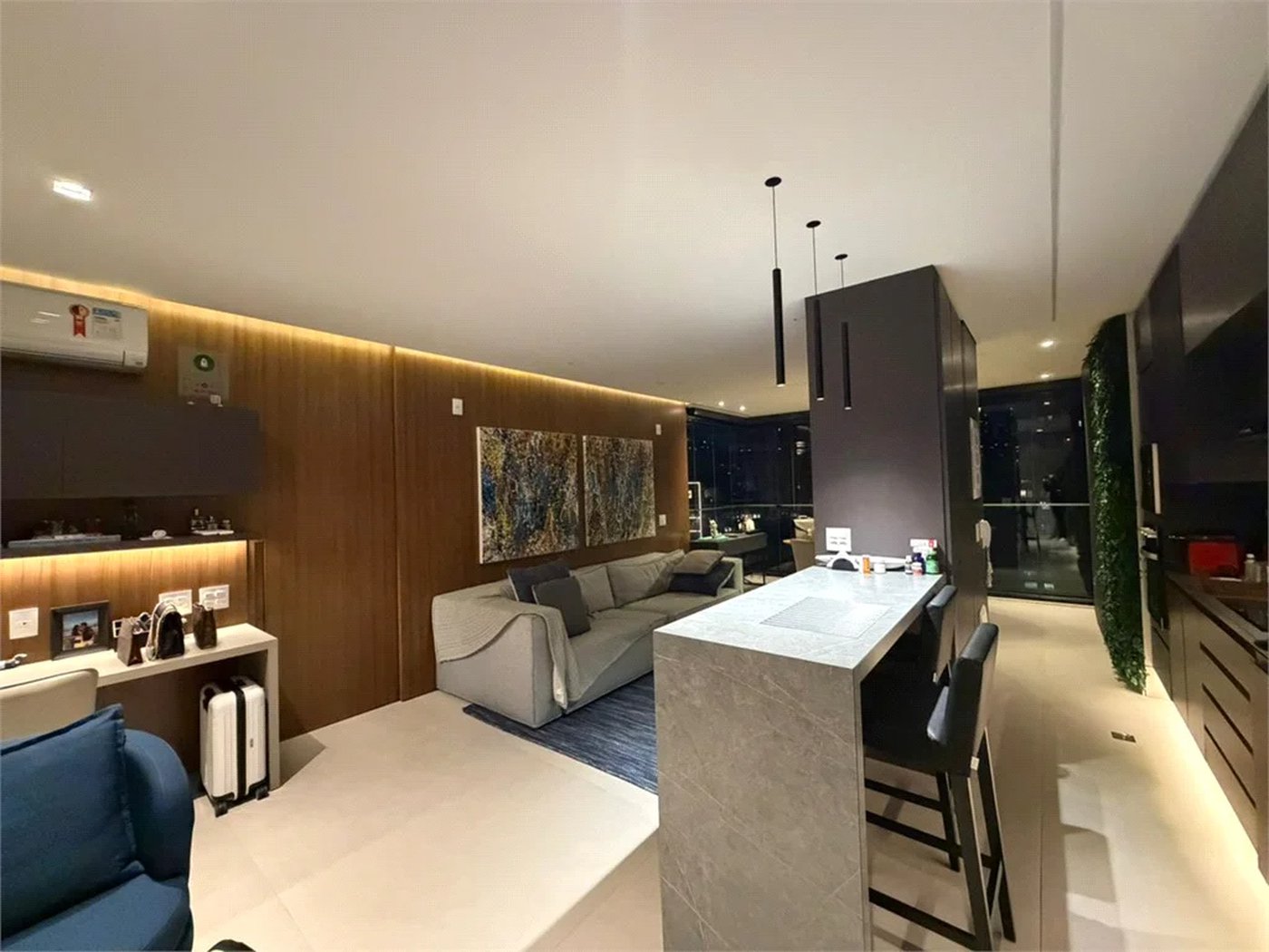 Apartamento à venda com 4 quartos, sendo 1 suíte,  em Cerqueira César, São Paulo, SP