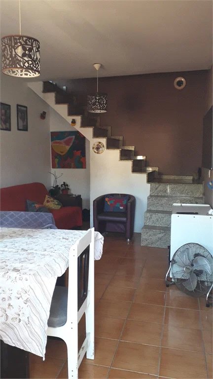 Casa à venda com 5 quartos, sendo 2 suítes,  em Jardim Nadir, São Paulo, SP