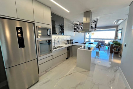 Apartamento com 1 quarto com hidromassagem e vista para o mar à venda em Aparecida - SP