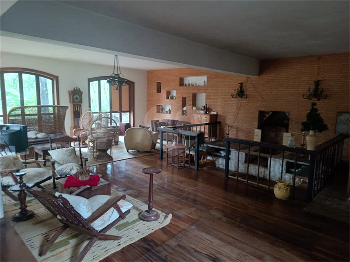 Casa à venda com 4 quartos, sendo 2 suítes, no condomínio Associação Reserva das Hortênsias, Mairiporã - SP