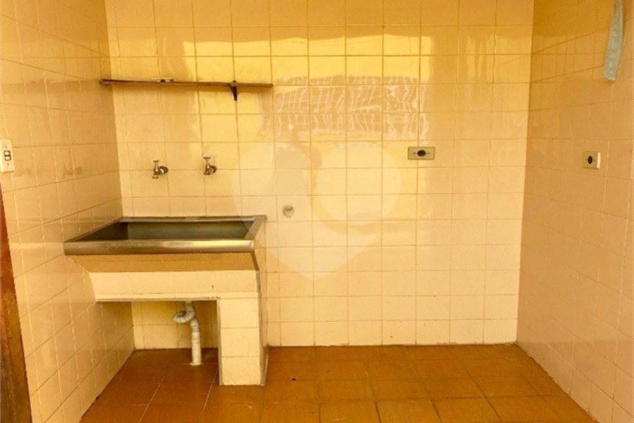 Sobrado à venda com 3 quartos em Jardim Peri, São Paulo, SP
