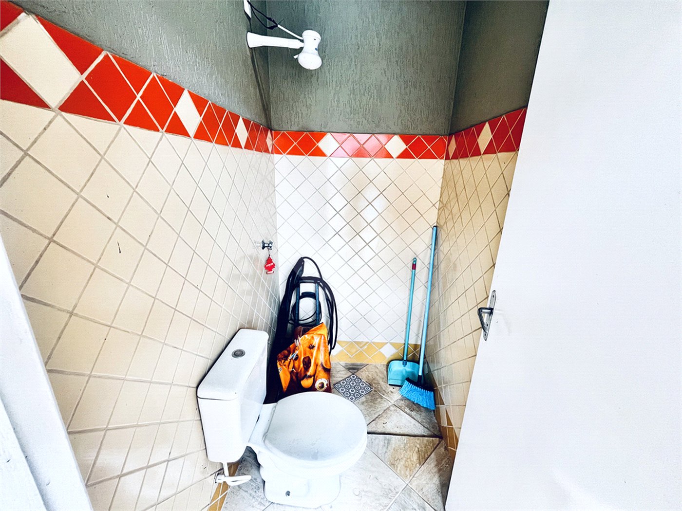 Casa à venda com 3 quartos, sendo 1 suíte, em Vila Nastri, Itapetininga, SP