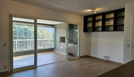 Apartamento à venda com 3 quartos, sendo 1 suíte, em Chácara Santo Antônio (zona Sul), São Paulo, SP