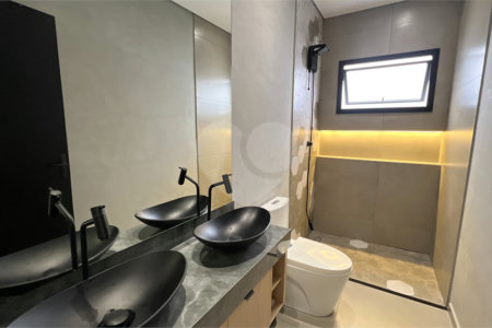 Casa à venda com 3 quartos, sendo 1 suíte, no condomínio Veneza, Mogi das Cruzes - SP