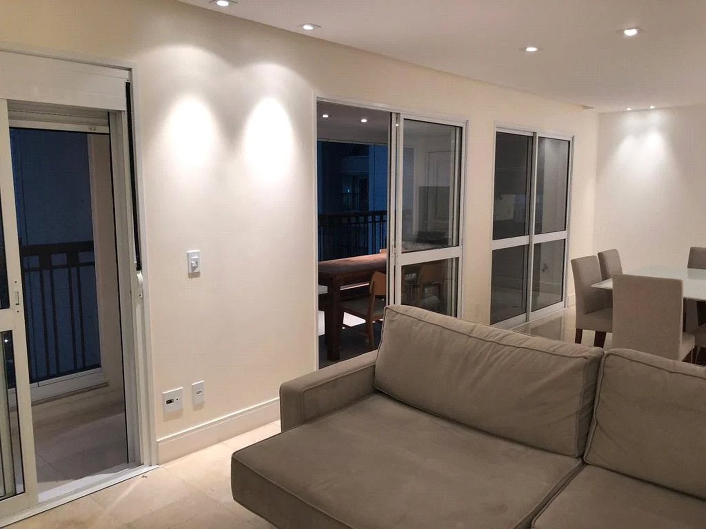 Apartamento à venda com 3 quartos, sendo 2 suítes, em Paraíso do Morumbi, São Paulo, SP