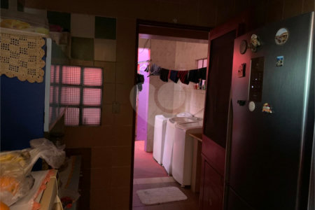 Sobrado à venda ou para alugar com 5 quartos, sendo 4 suítes, em Chácara Monte Alegre, São Paulo, SP