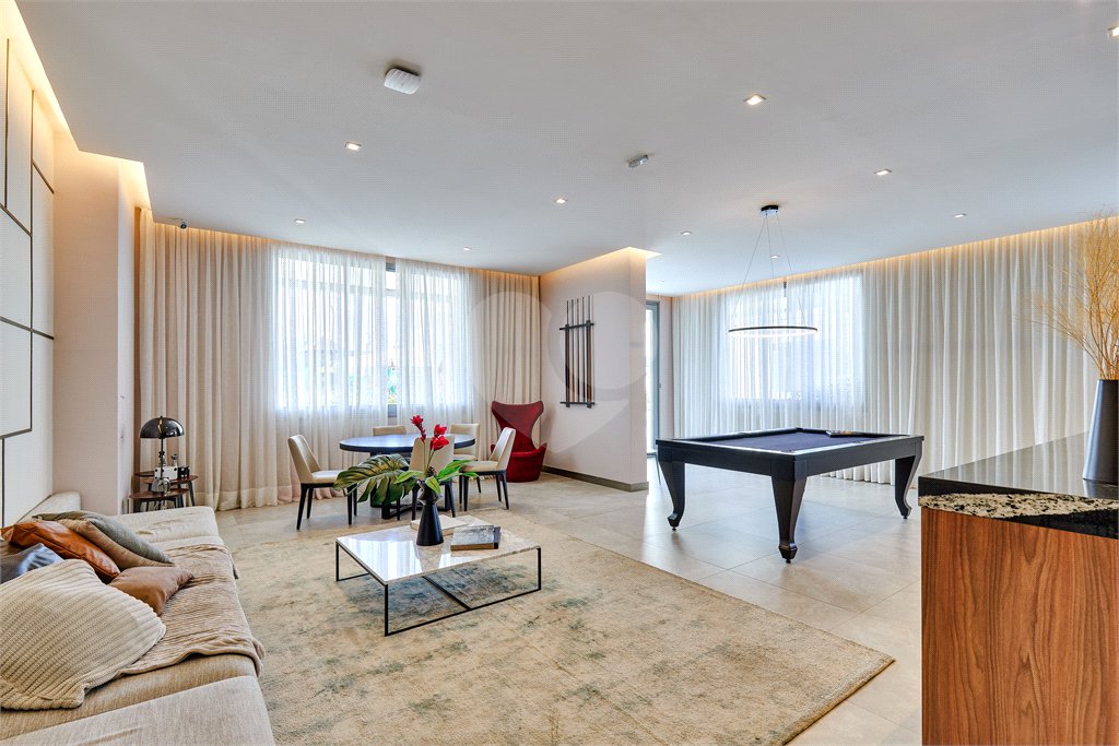 Apartamento à venda com 4 quartos, sendo 2 suítes, em Santo Amaro, São Paulo, SP