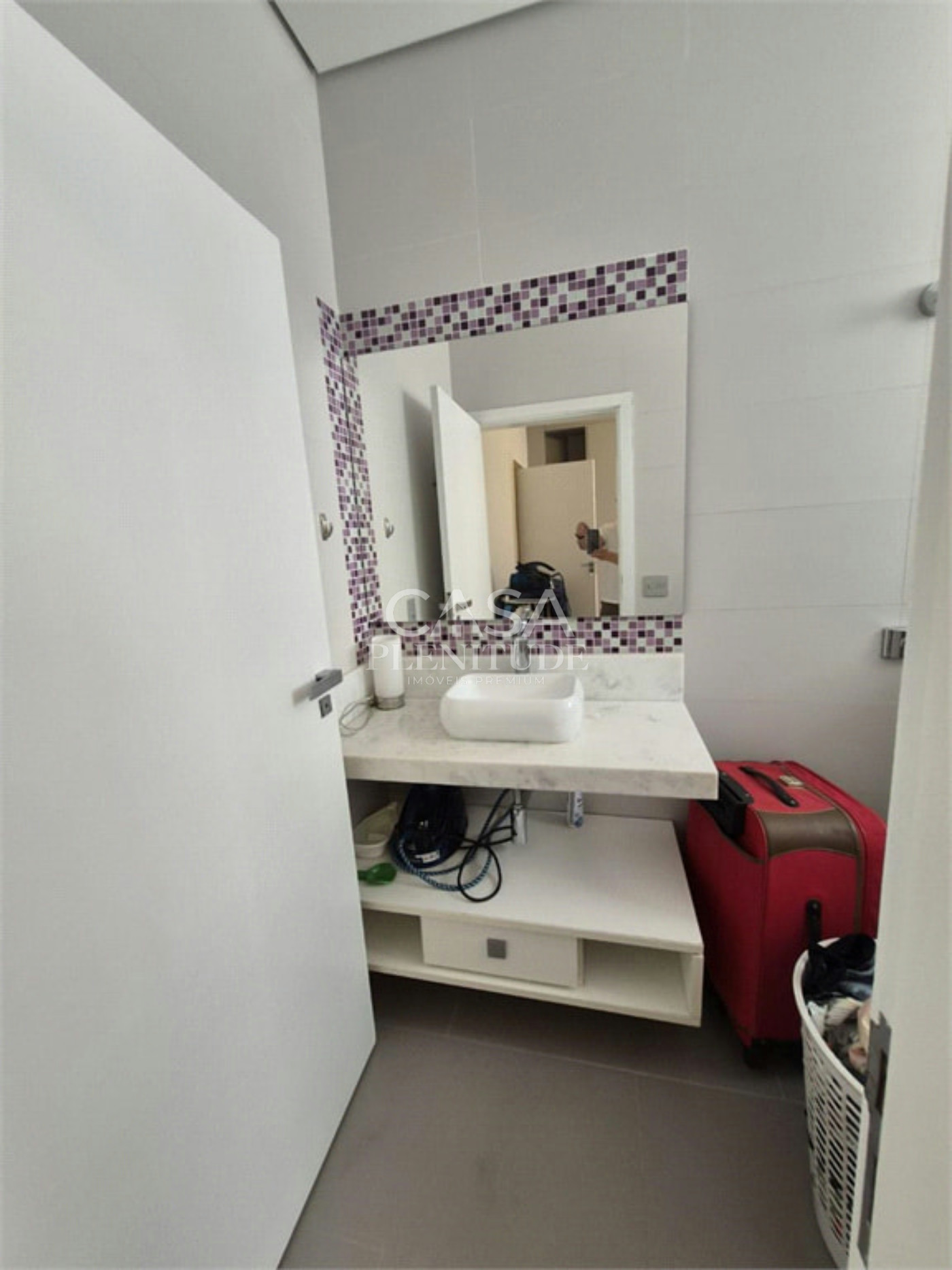 Casa em condomínio à venda com 4 quartos, sendo 3 suítes, em Iporanga, Sorocaba, SP