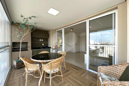 Apartamento à venda com 3 quartos, sendo 1 suíte,  em Vila Andrade, São Paulo, SP