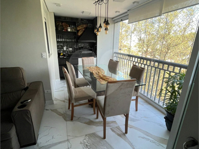 Apartamento à venda com 3 quartos, sendo 1 suíte,  em Campo Grande, São Paulo, SP