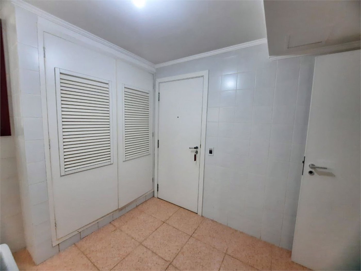 Apartamento Residencial à venda, Pitangueiras, Guarujá - AP0136.
