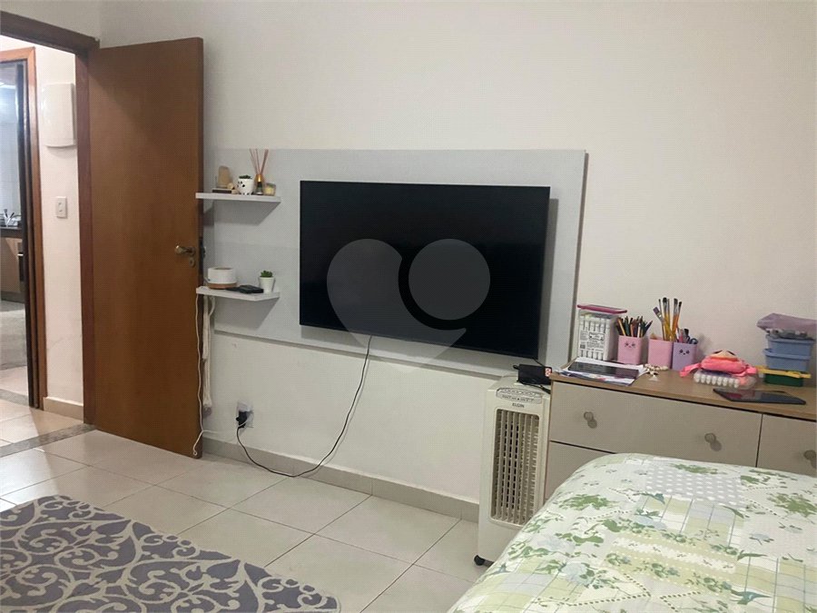 Casa Térrea à venda com 3 quartos em Vila Nivi, São Paulo, SP