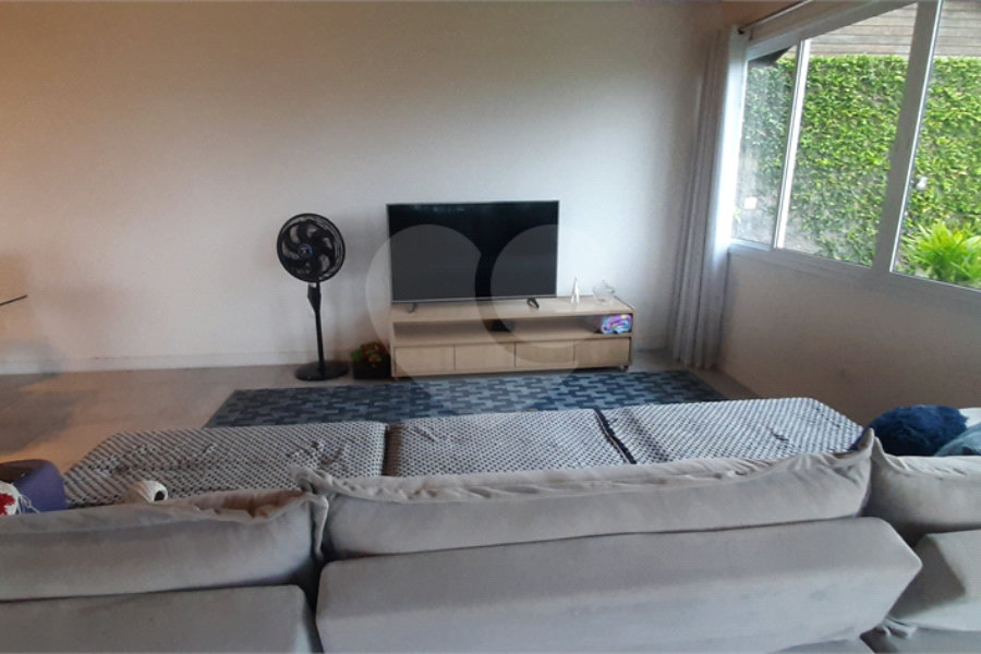 Casa à venda com 3 quartos, sendo 1 suíte, no condomínio Alpes da Cantareira, Mairiporã - SP