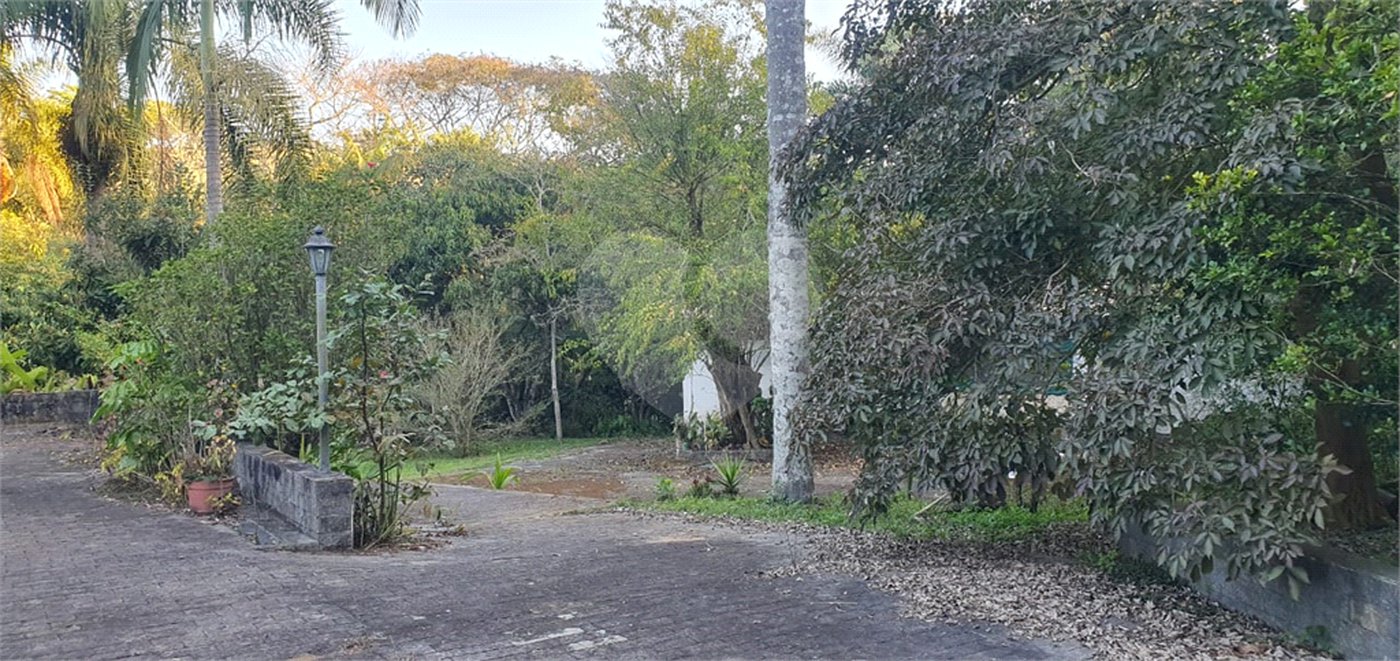 Chácara à venda com 3 quartos, sendo 1 suíte, em Chácaras Copaco, Arujá, SP