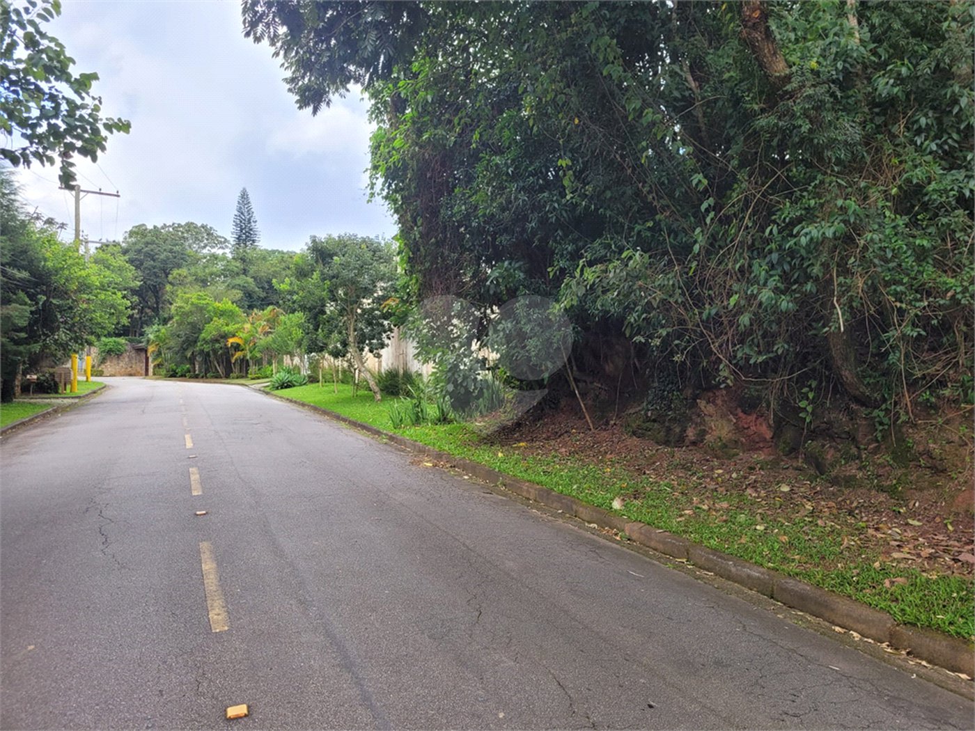 Terreno à venda no condomínio Parque Petrópolis 4 Secção, Mairiporã - SP