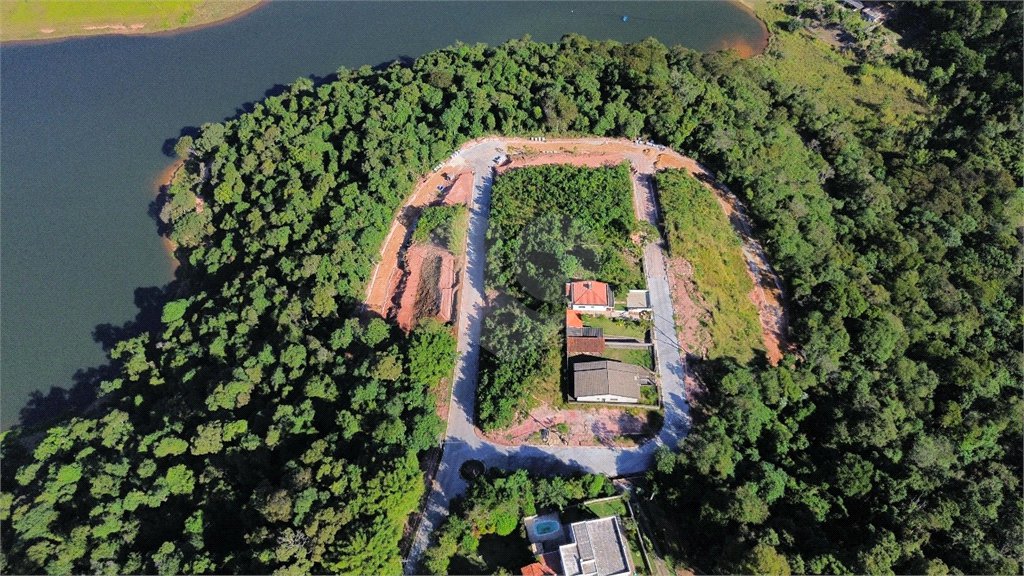 Terreno à venda no condomínio Bosque da Represa, Nazaré Paulista - SP