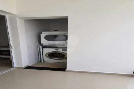 Casa à venda com 3 quartos, sendo 1 suíte, em Vila Santa Rosália, São Roque, SP