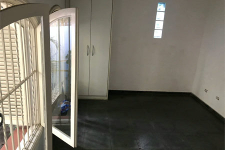 Casa Térrea à venda com 4 quartos, sendo 2 suítes,  em Jardim das Bandeiras, São Paulo, SP