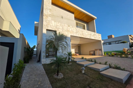 Casa sobrado 3 suítes com piscina Parque Faber IV