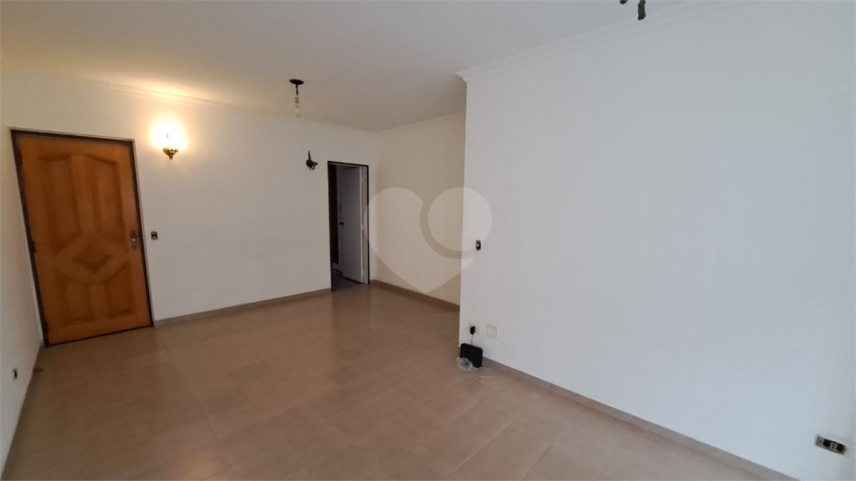 Apartamento à venda com 3 quartos, sendo 1 suíte, em Vila Mariana, São Paulo, SP