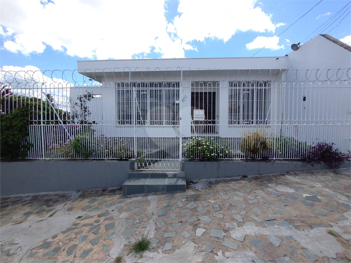 Casa à venda ou para alugar com 4 quartos, sendo 3 suítes,  no Centro, Itapetininga, SP