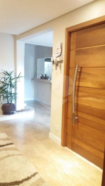 Sobrado à venda com 4 quartos, sendo 3 suítes, em Cambuci, São Paulo, SP