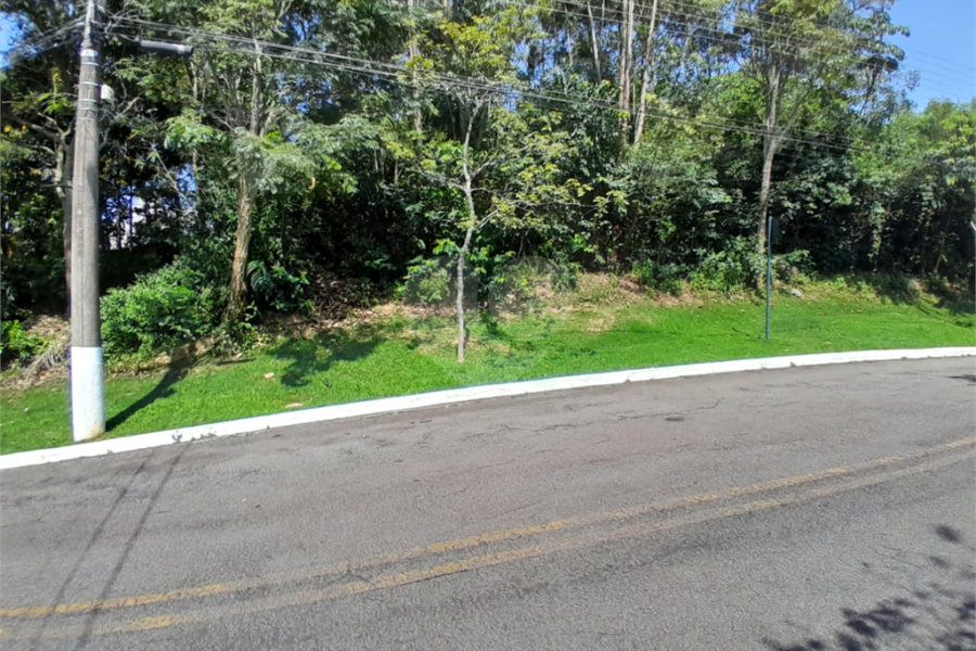 Terreno à venda no condomínio Suíça da Cantareira, Mairiporã - SP