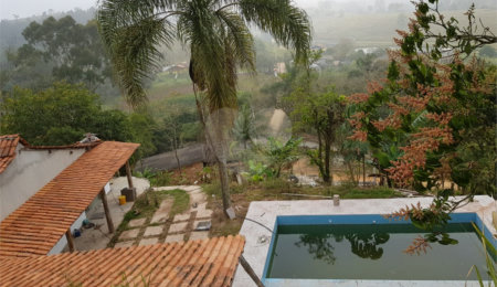 Chácara à venda com 4 quartos, sendo 1 suíte, no Centro, Biritiba-mirim, SP