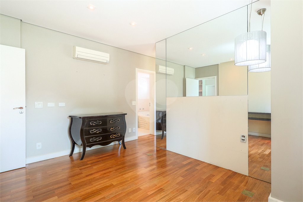 Apartamento à venda com 4 suítes,  em Jardim Paulistano, São Paulo, SP
