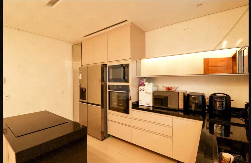 Casa à venda com 3 quartos, sendo 1 suíte, no condomínio Smile View, São Paulo - SP
