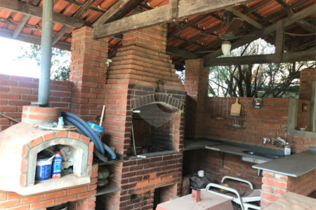 Chácara à venda com 4 quartos, sendo 1 suíte,  em Monterrey, Louveira, SP
