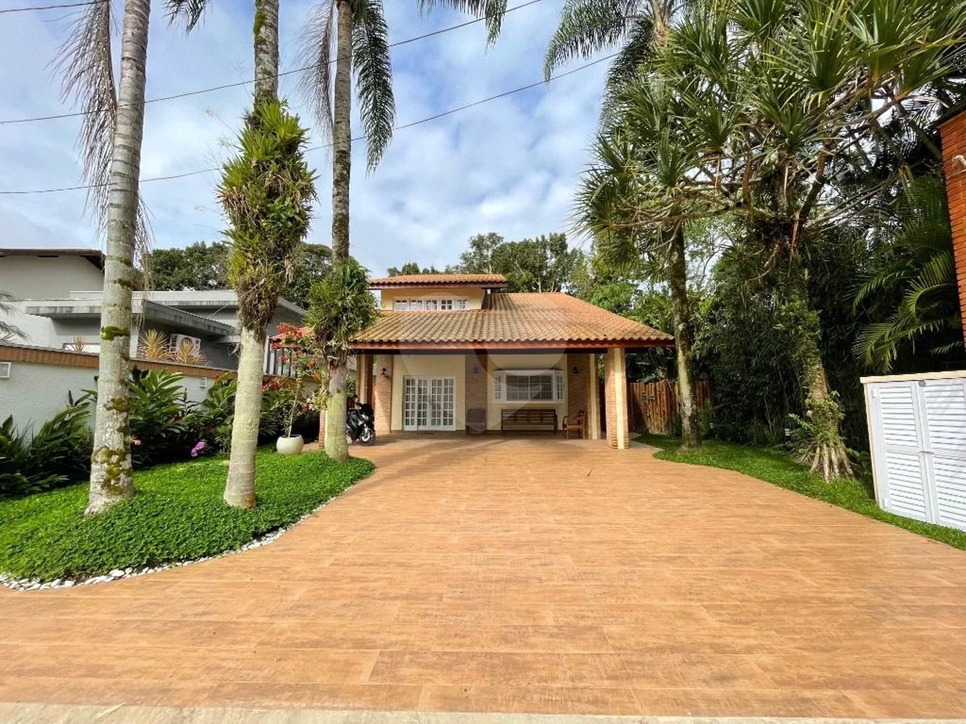 Casa à venda com 4 suítes em Riviera de São Lourenço, Bertioga, SP