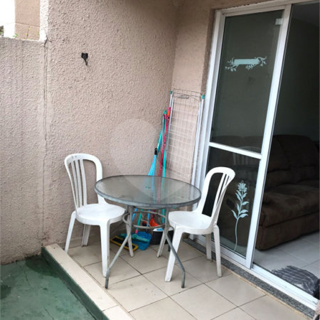 Avenida Tiradentes apartamento no térreo