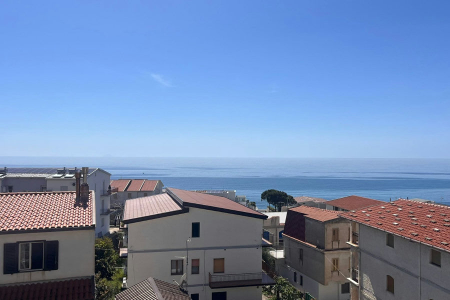 Apartamento à venda com 2 quartos em San Lucido, CS