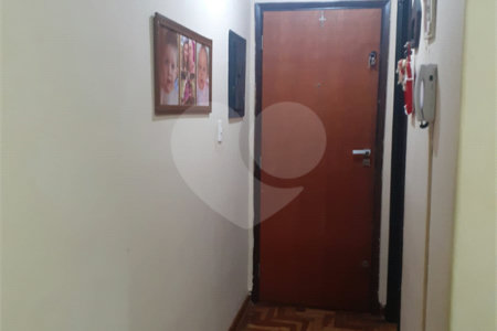 Apartamento à Venda no Bairro do Brás com 52 m² 2 quartos e armário embutido