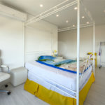 Apartamento de 03 dormitórios sendo 02 suítes com 02 vagas de garagem.